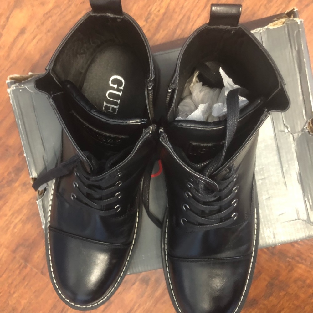 Boots - Picture 4 of 8